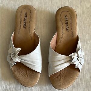 Softspots White Sandals 6.5 Wide Width